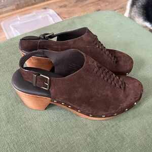 Source Unknown Dark Brown Suede Clogs